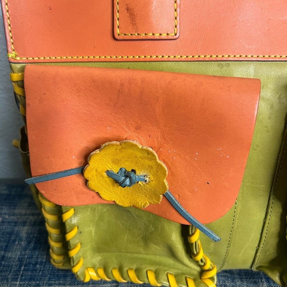 πΌ Dooney & Bourke Artisan Whipstitch Flower Toggle Satchel - Picture 3 of 8